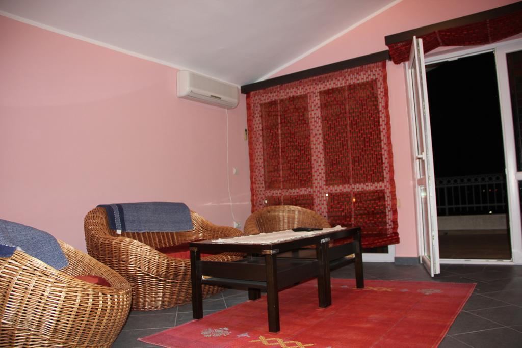 Apartments Durutovic بار المظهر الخارجي الصورة