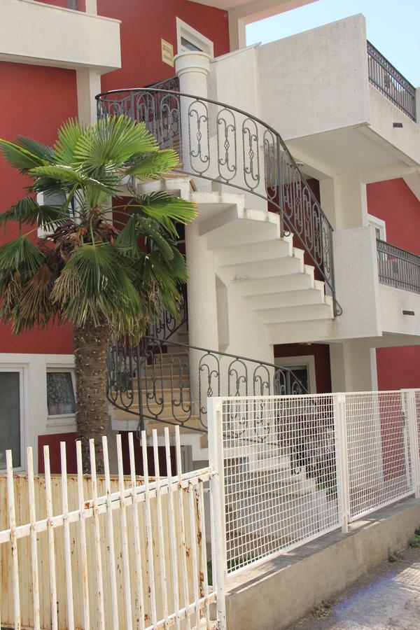 Apartments Durutovic بار المظهر الخارجي الصورة