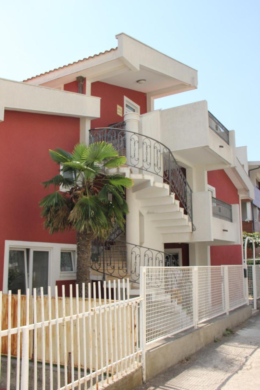 Apartments Durutovic بار المظهر الخارجي الصورة
